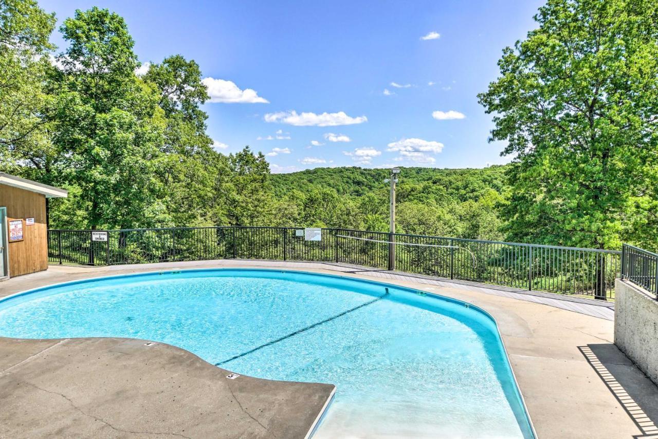 Inviting Branson West Condo With Pool Access エクステリア 写真