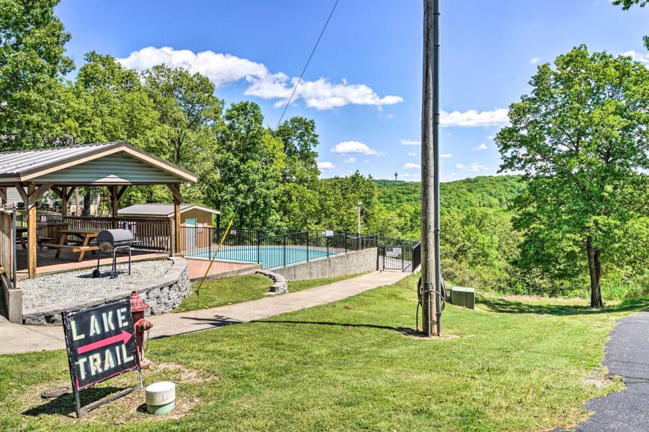 Inviting Branson West Condo With Pool Access エクステリア 写真