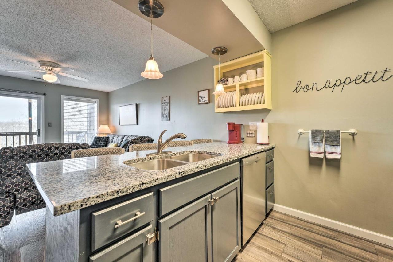 Inviting Branson West Condo With Pool Access エクステリア 写真