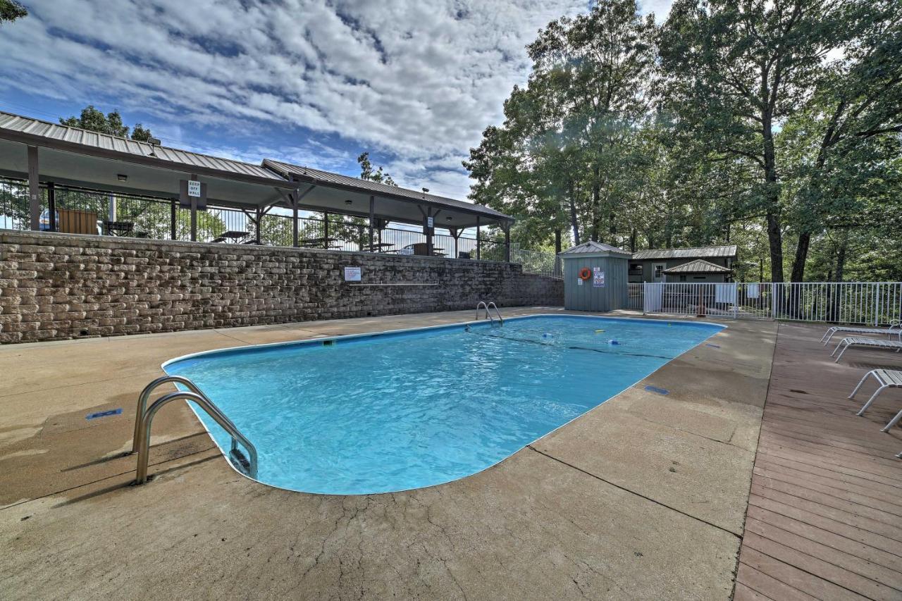 Inviting Branson West Condo With Pool Access エクステリア 写真